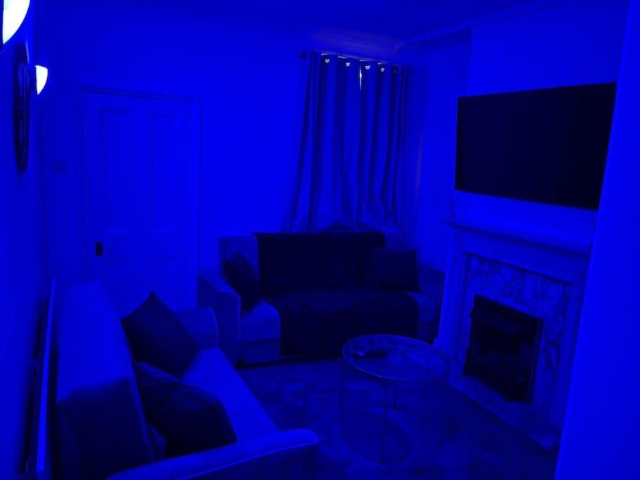 3 Bedrooms Comfortable Home With Jacuzzi Hot Tub Sleeps 10 Лестер Экстерьер фото